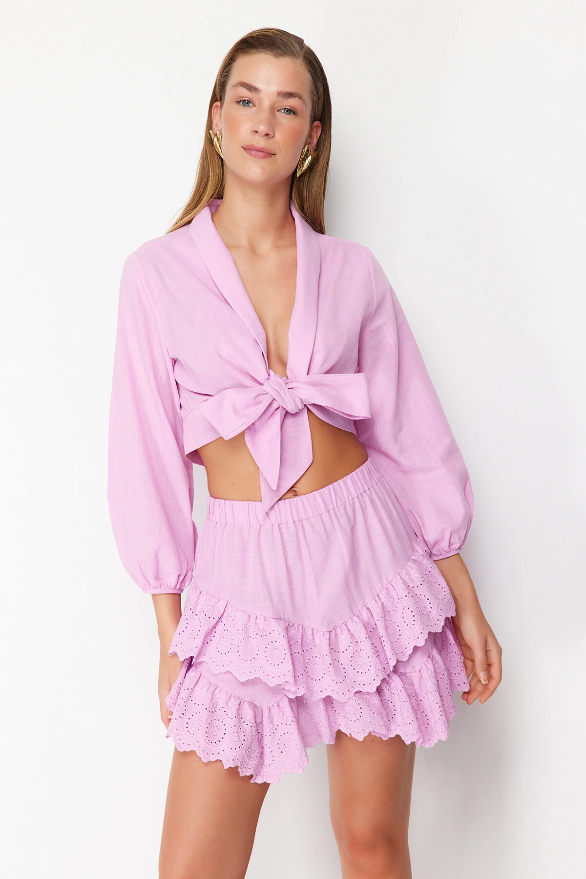 Trendyol Collection  Rosa Mini-Rock aus gewebtem Brode mit Details TBESS24ET00004
