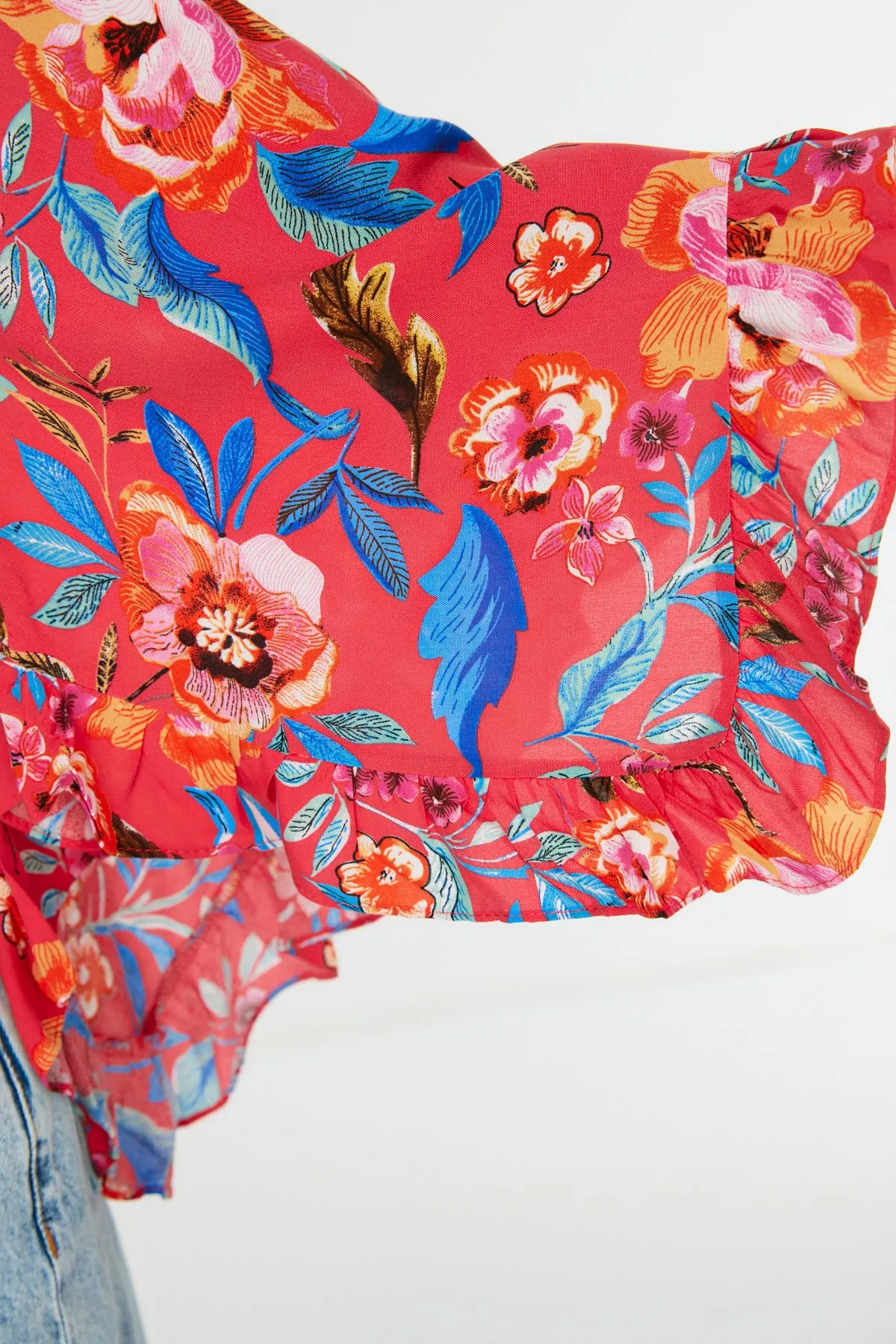 Trendyol Collection  Rote, bauchfreie, gewebte Volantbluse TBESS19BB0095