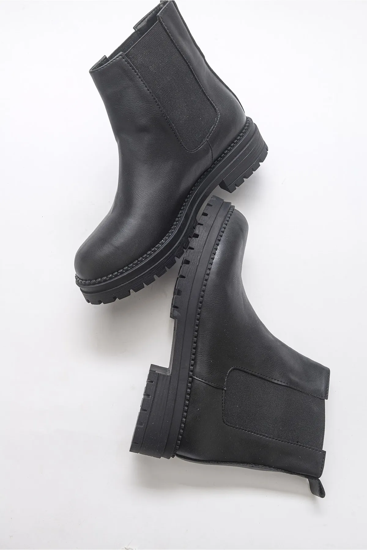 LuviShoes  Eigene schwarze Damenstiefel