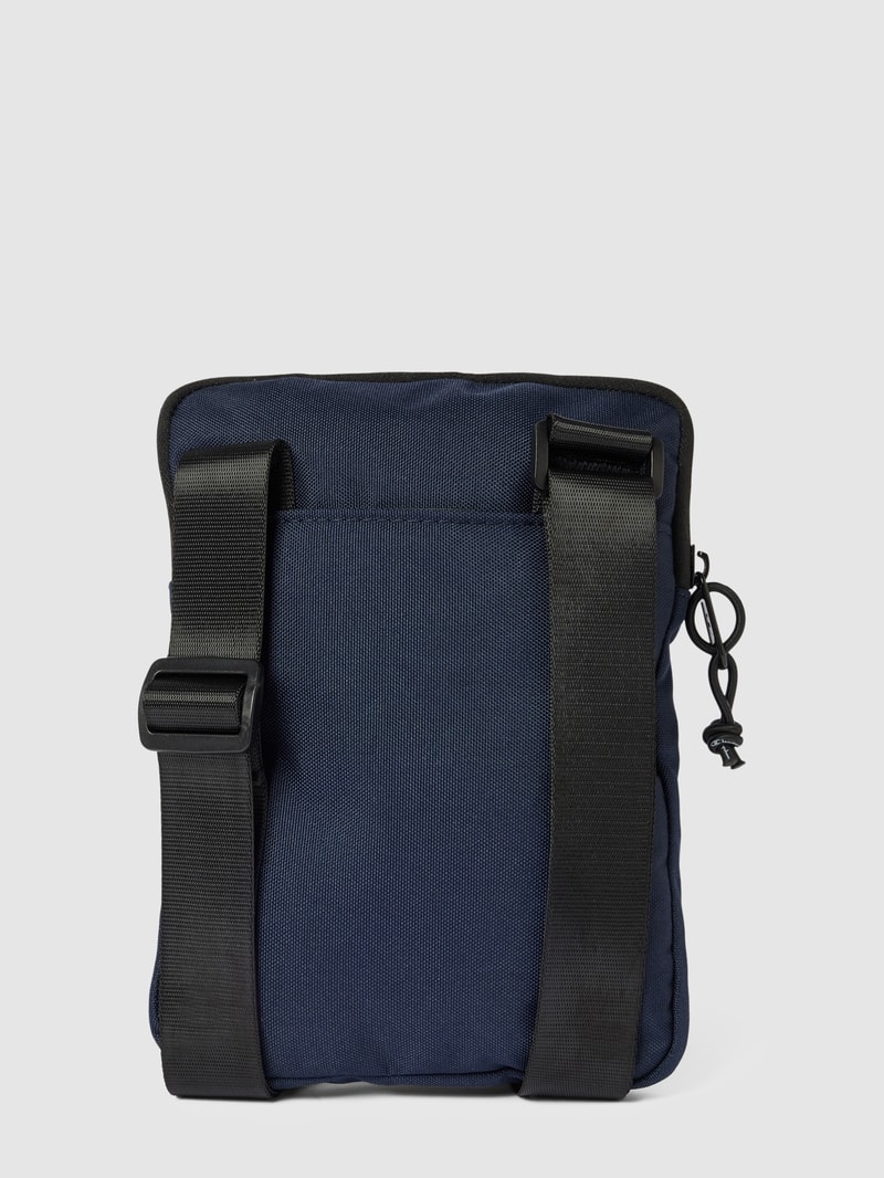 Umhängetasche mit Label-Patch in marineblau