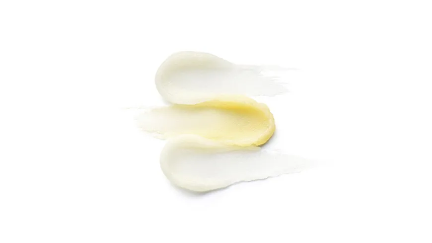 essence lip care Hydro Oil Core Balm
