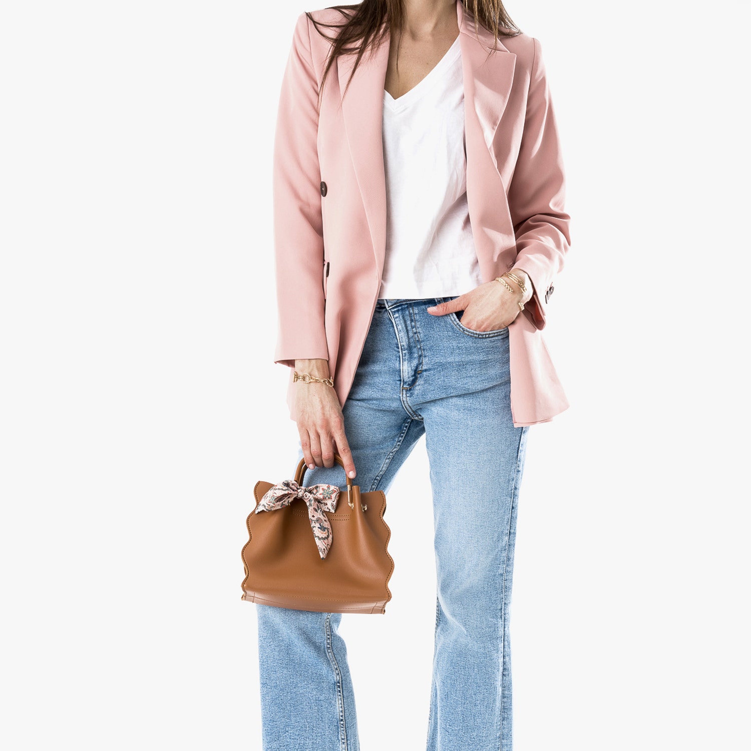 Sac à main camel avec foulard rose