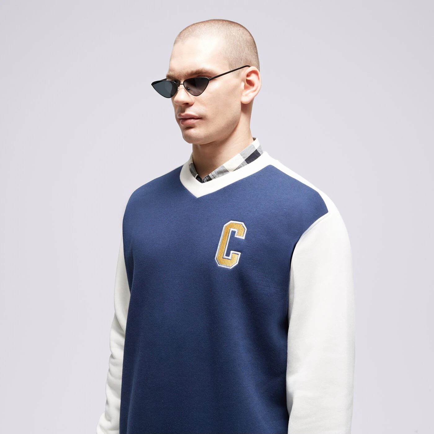 CHAMPION SWEATSHIRT V-NECK SWEATSHIRT Dunkelblau
