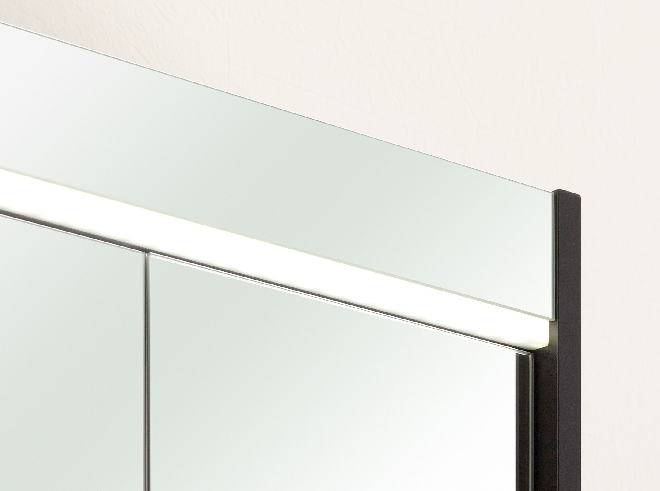 Spiegelschrank