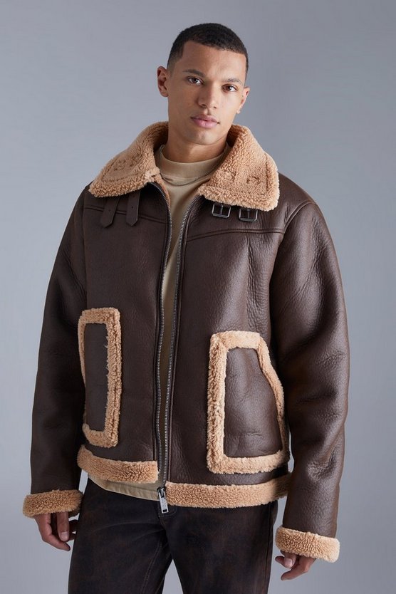 Tall PU-Fliegerjacke mit Borg-Detail