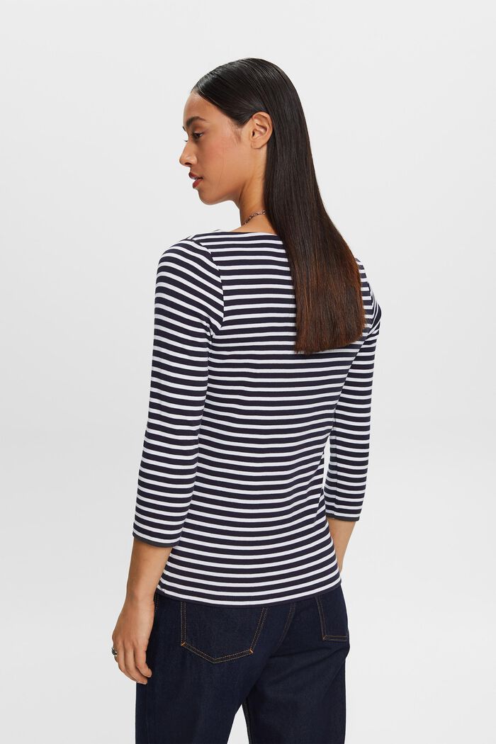 Gestreiftes Longsleeve mit Bootausschnitt