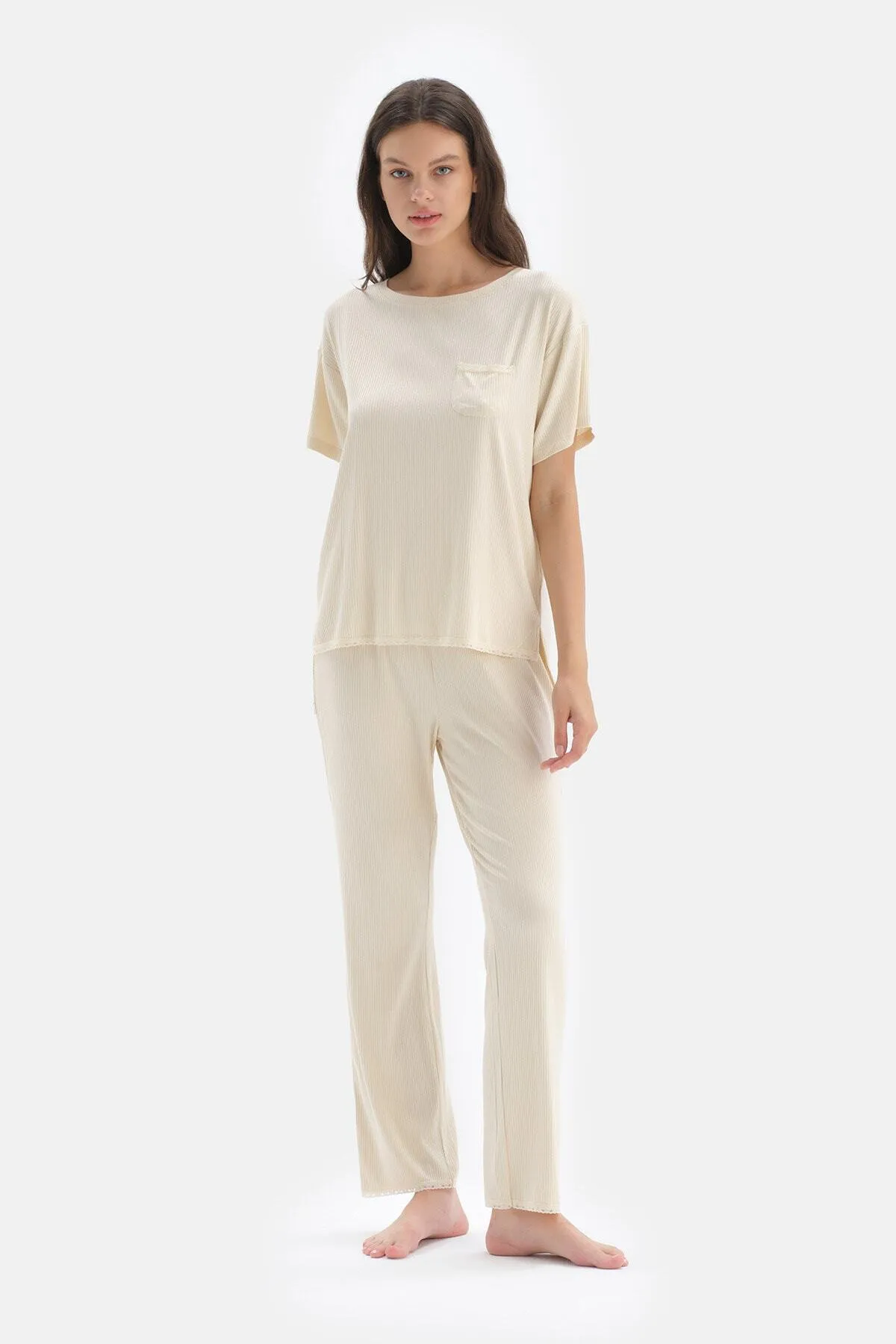 Dagi  Ecrufarbenes kurzärmliges T-Shirt-Pyjama-Oberteil aus Viskose