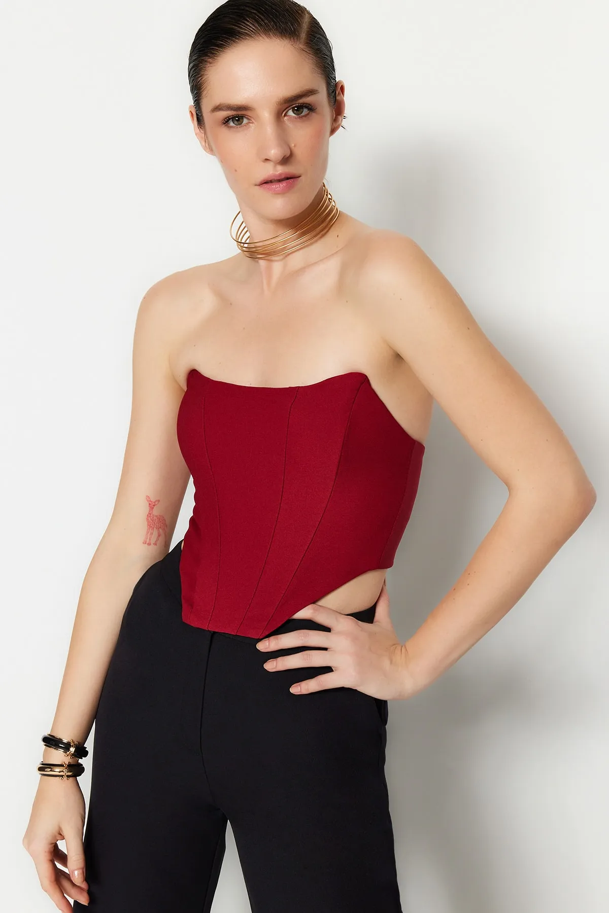 Trendyol Collection  Weinrotes, bauchfreies, gefüttertes, gewebtes Korsett mit detailliertem Bustier TPRSS21BS0032