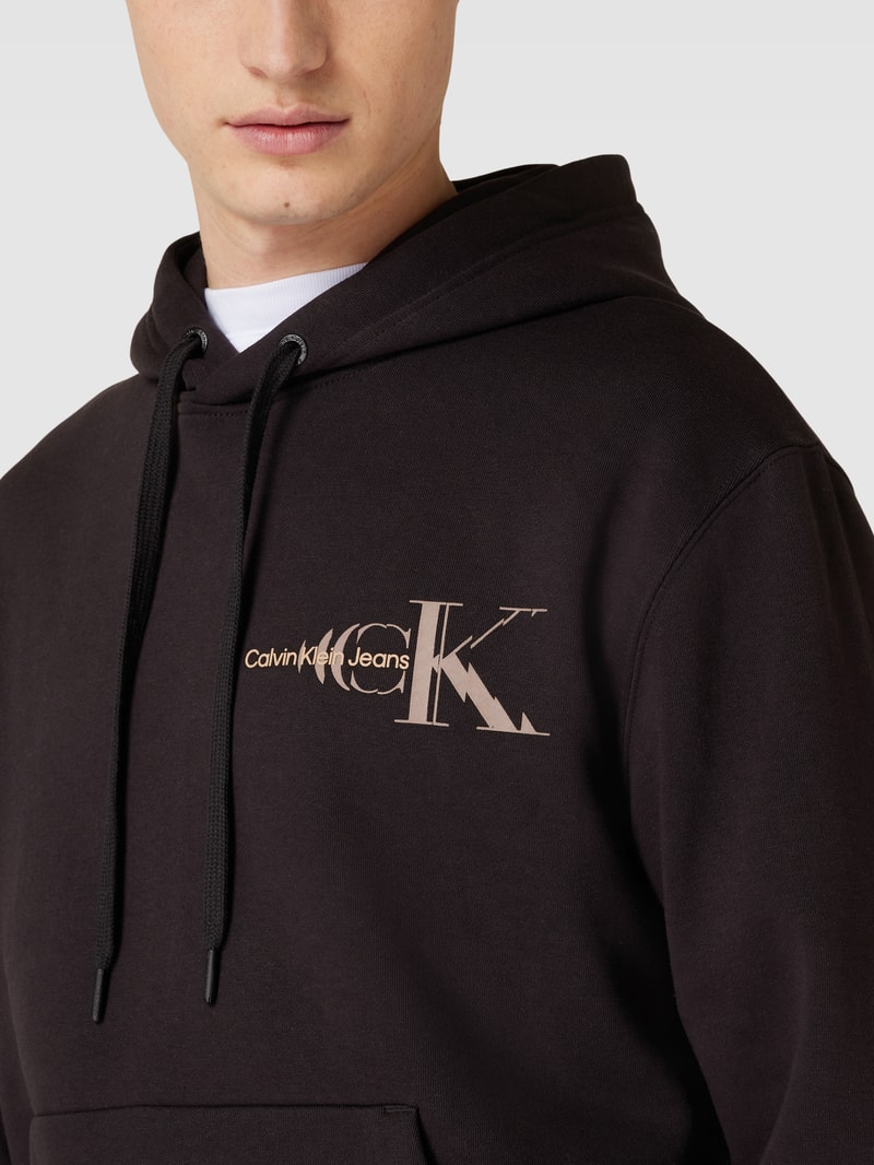 Hoodie mit Label-Detail am Rücken in black