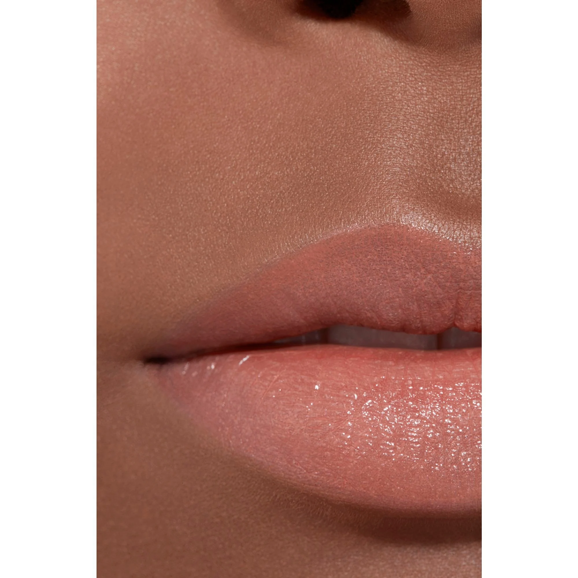 ROUGE ALLURE L'EXTRAIT - LABIAL DE ALTA INTENSIDAD - EXTRACTO LIGERO Y CUIDADOSO - RECARGABLE