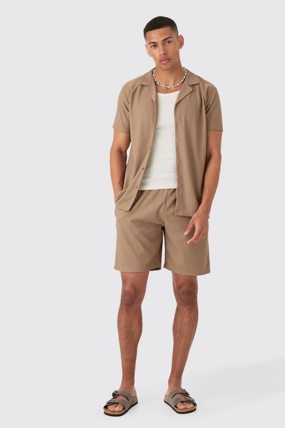 Kurzärmliges geripptes Hemd & Shorts