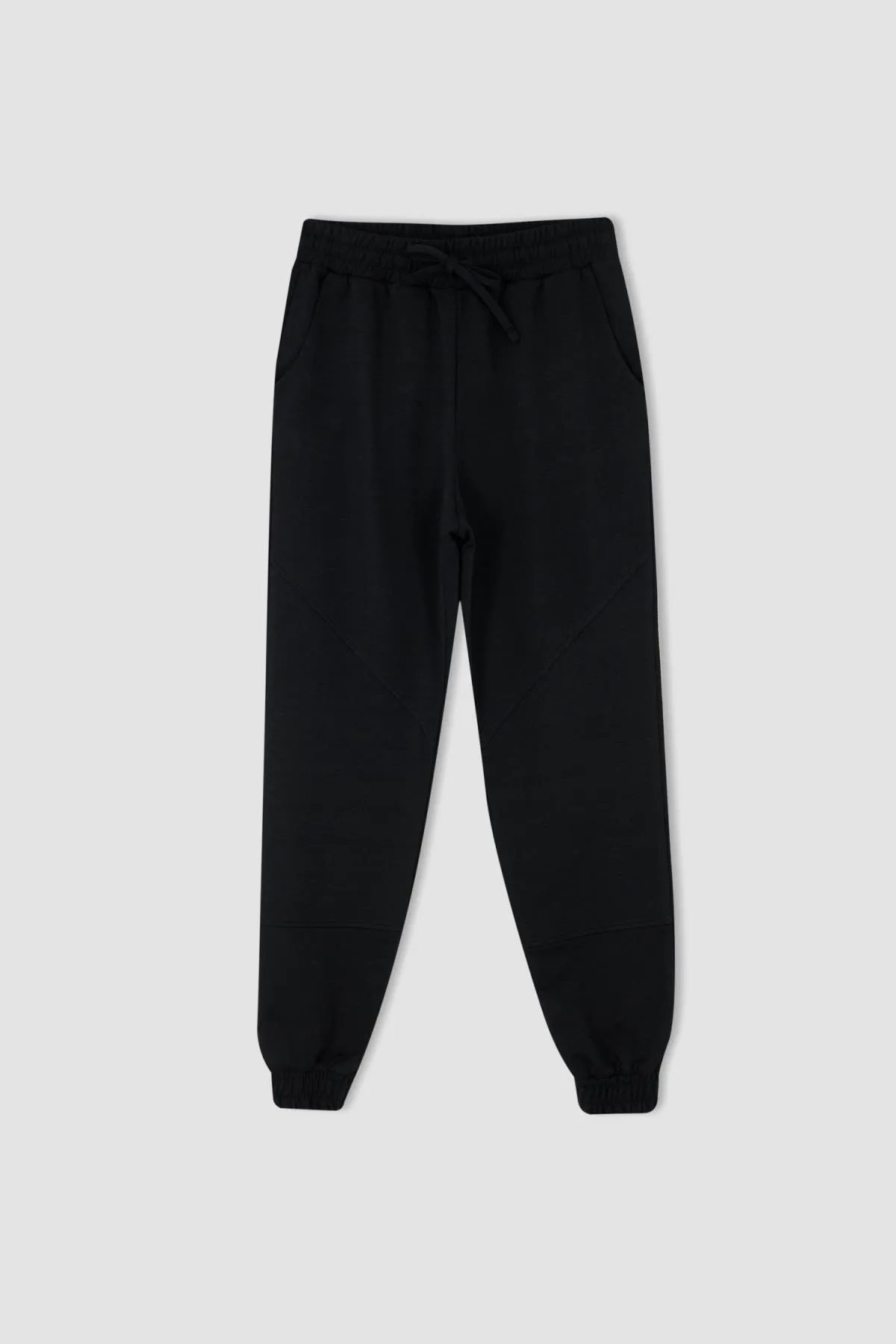 DeFacto  Jogger-Trainingshose mit Standard-Passform, flexiblem Beinband und recyceltem, dünnem Sweatshirt-Stoff