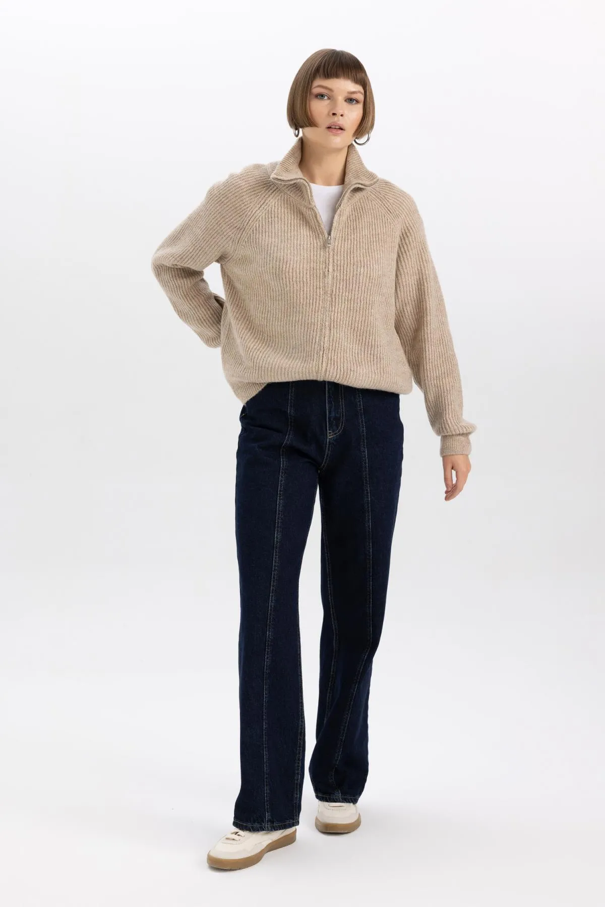 DeFacto  Strickjacke aus Selanik-Stoff mit normaler Passform und Reißverschluss