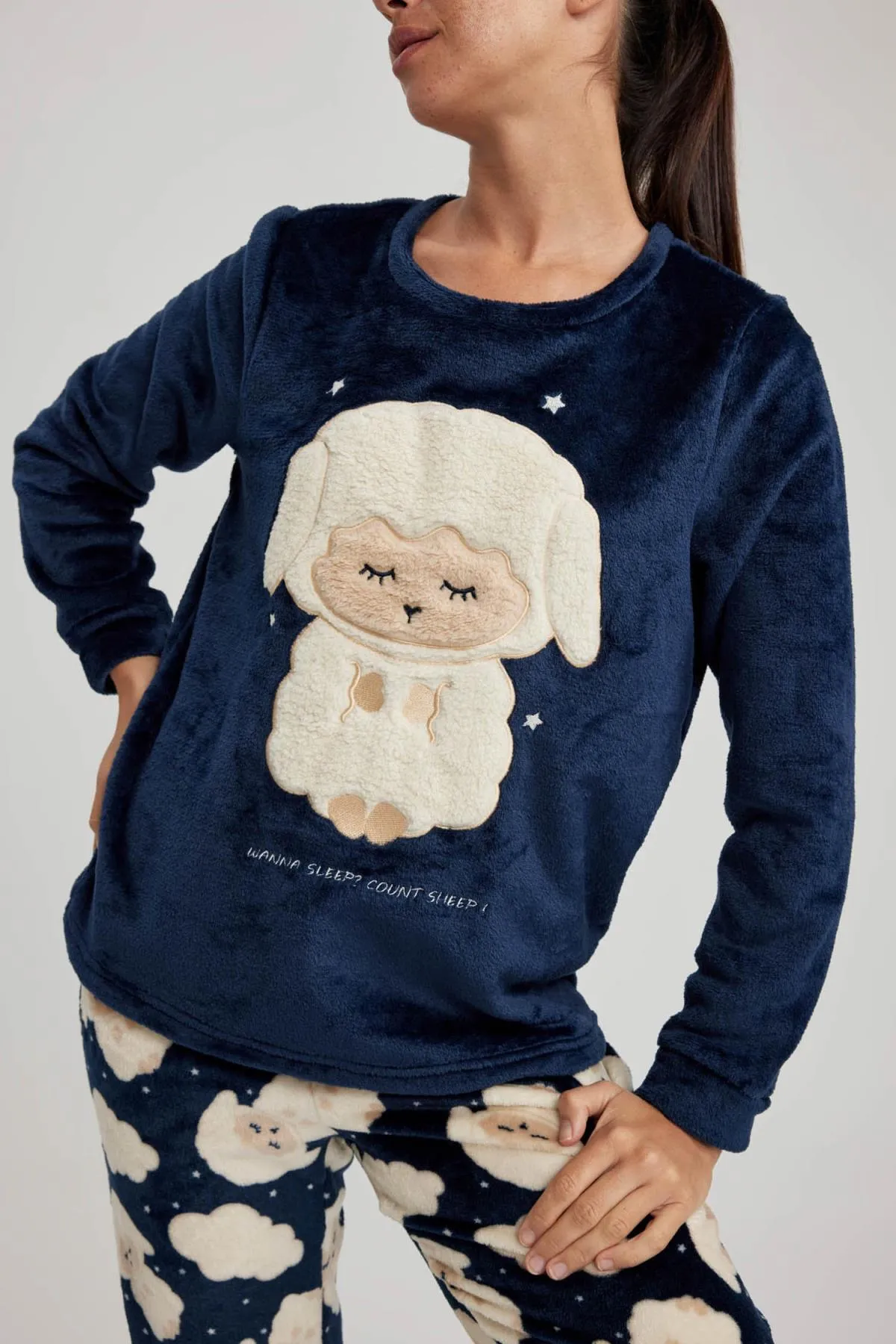 DeFacto  Langärmeliges Fleece-Pyjama-Set „Fall In Love“ mit Muster
