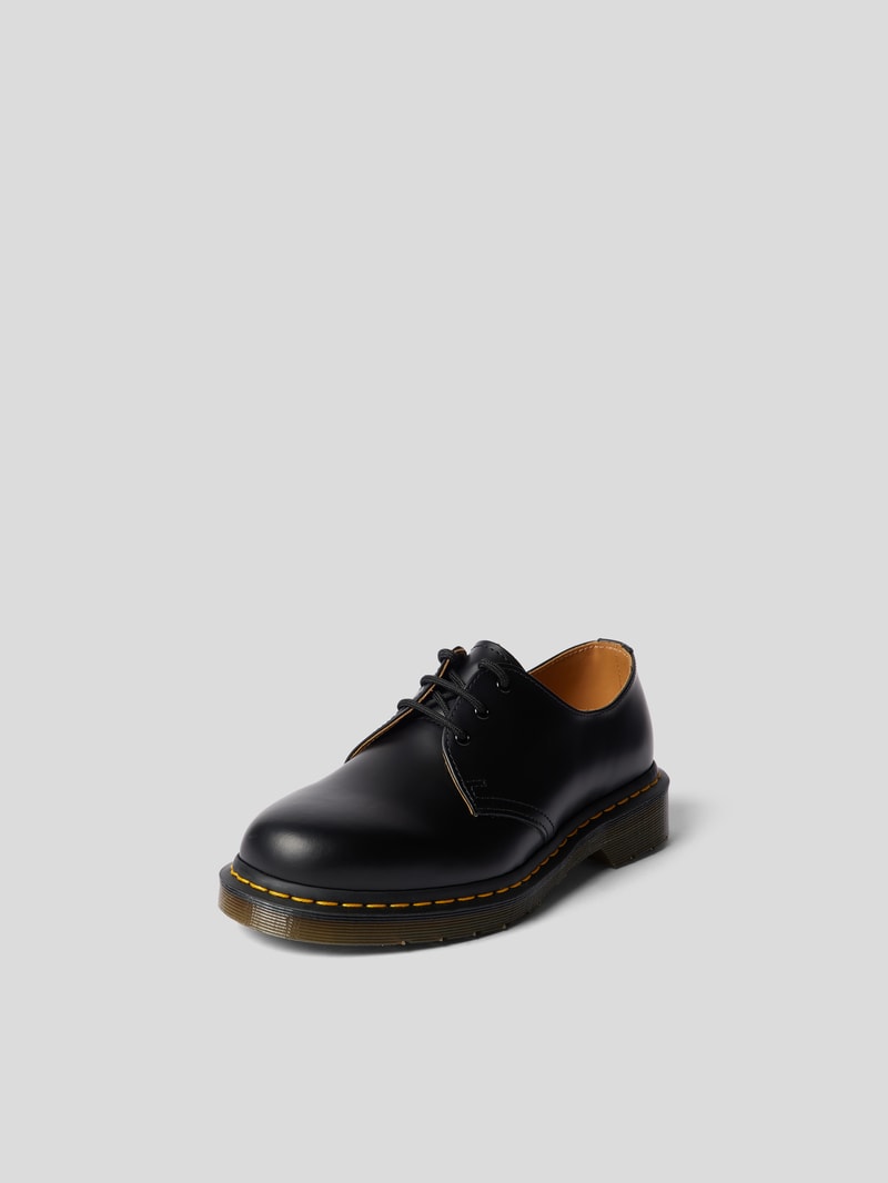 Halbschuhe aus Leder in schwarz