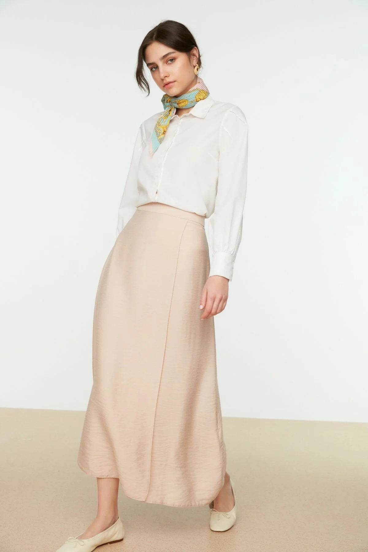 Trendyol Modest  Beigefarbener Webrock mit Bindedetail TCTSS22EE0009