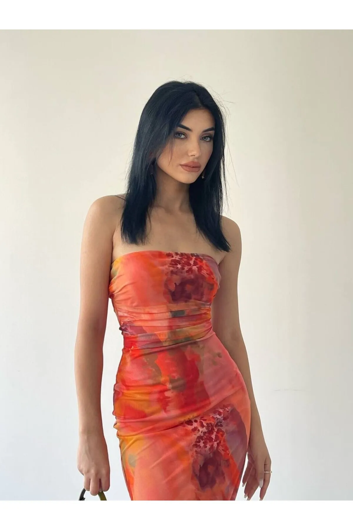 SONREİR  NEUE SAISON: GEFÜTTERT – STRAPLEZ – EINÄRMELIG – WOLKENMUSTER – BLUMEN- UND ROSENMUSTER – MIDI-TÜLLKLEID