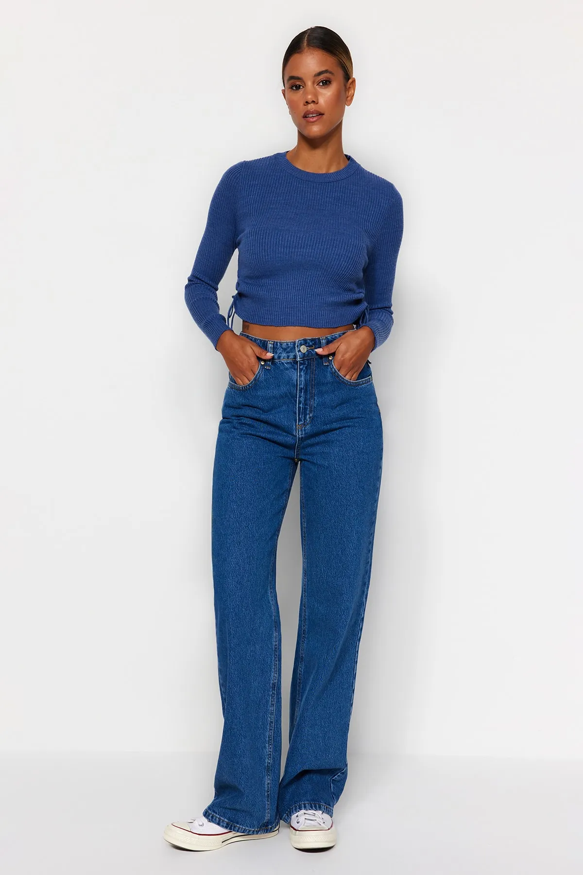 Trendyol Collection  Dunkelblaue Jeans mit hoher Taille und weitem Bein TWOAW24JE00075