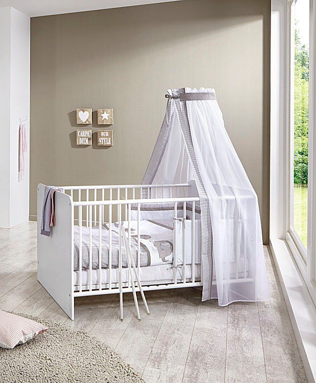 BMG Möbel Babyzimmer-Komplettset Luis, (Set, 11-St., Babybett inkl. Lattenrost und Matratze, Wickelkommode etc), Bett + Wickelkommode + 2-trg. Schrank + Standregal etc.