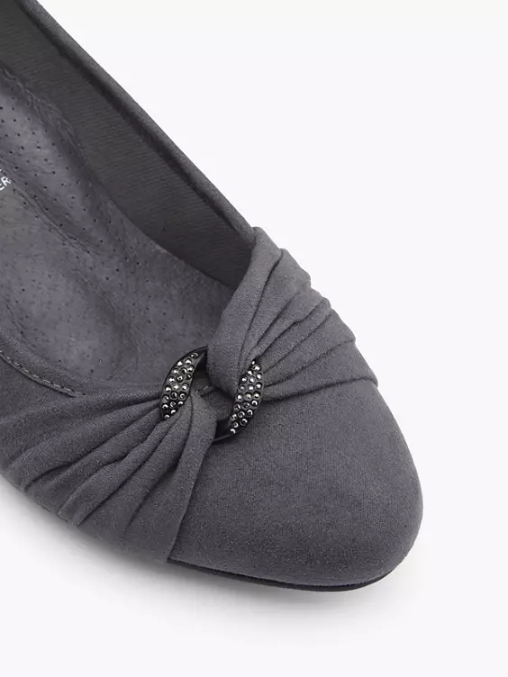 Easy Street Komfort Pumps