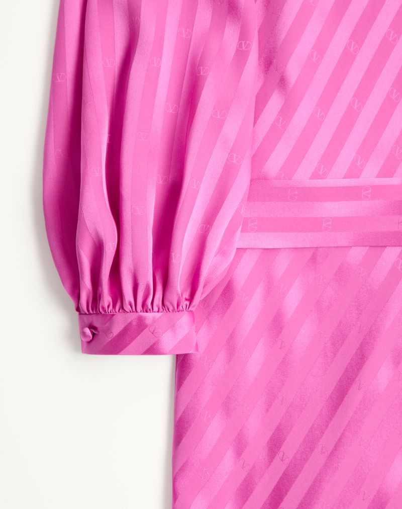 Vestido midi em jacquard brilhante fosco com logo listrado