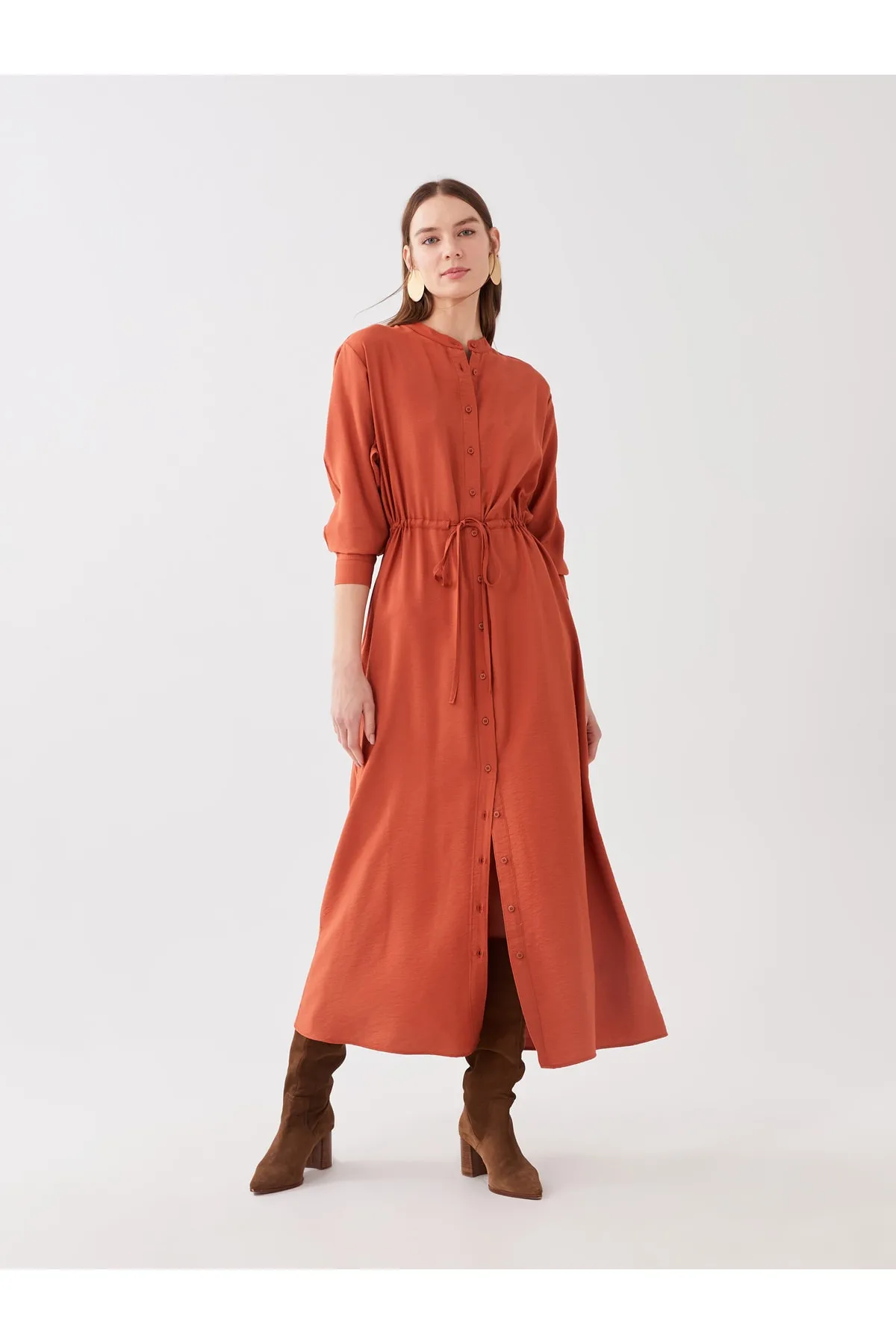 LC Waikiki  Prächtiges, gerades, langärmliges Damenkleid mit Kragen