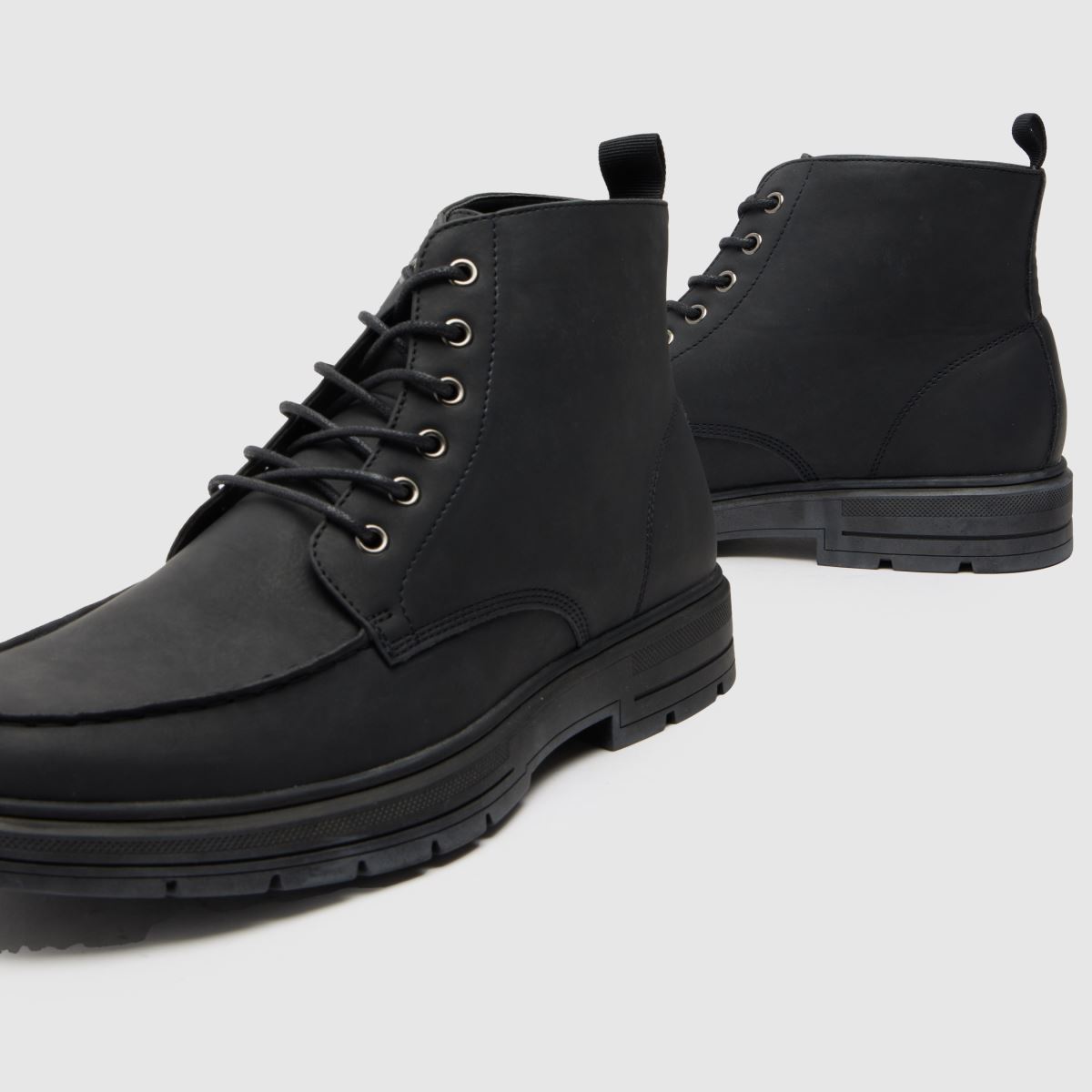 Schuh poros köténycsizma fekete színben