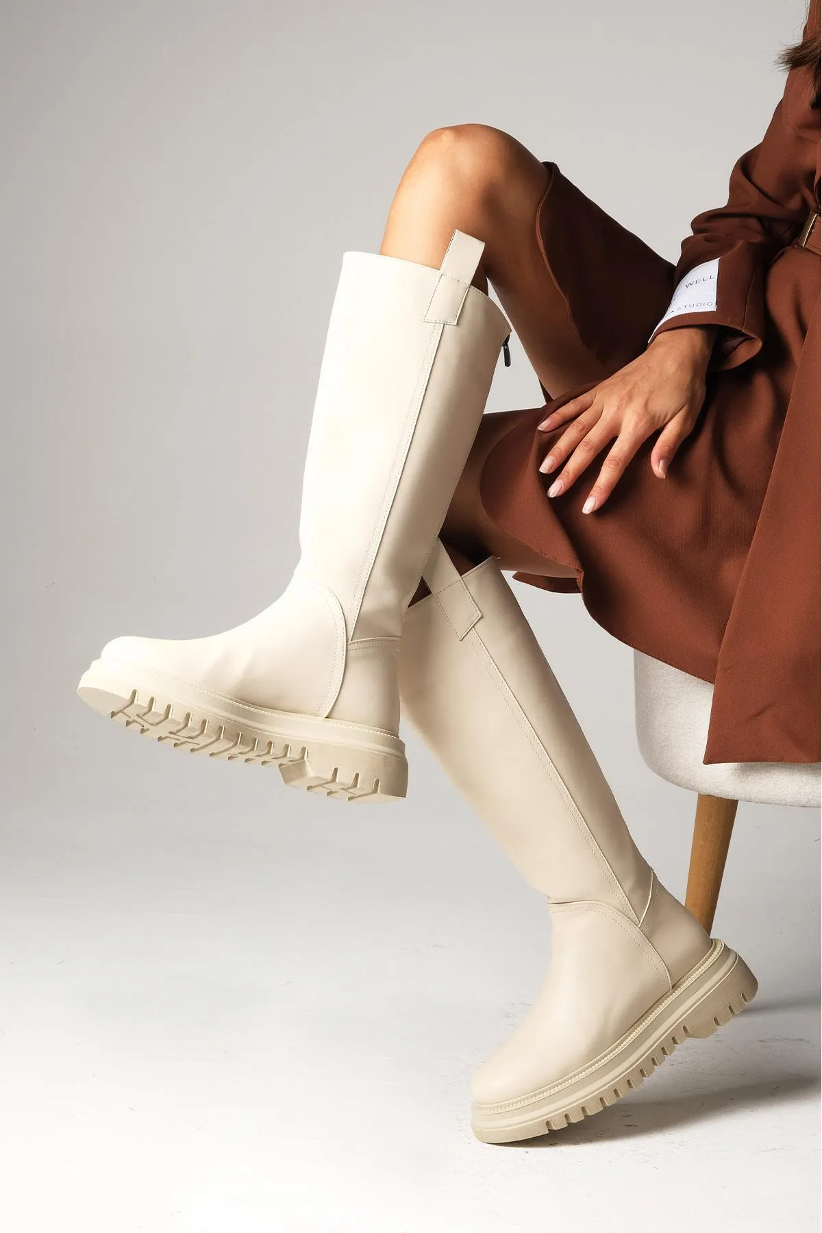 Mio Gusto  Beigefarbene, pelzgefütterte Damenstiefel mit Reißverschluss hinten