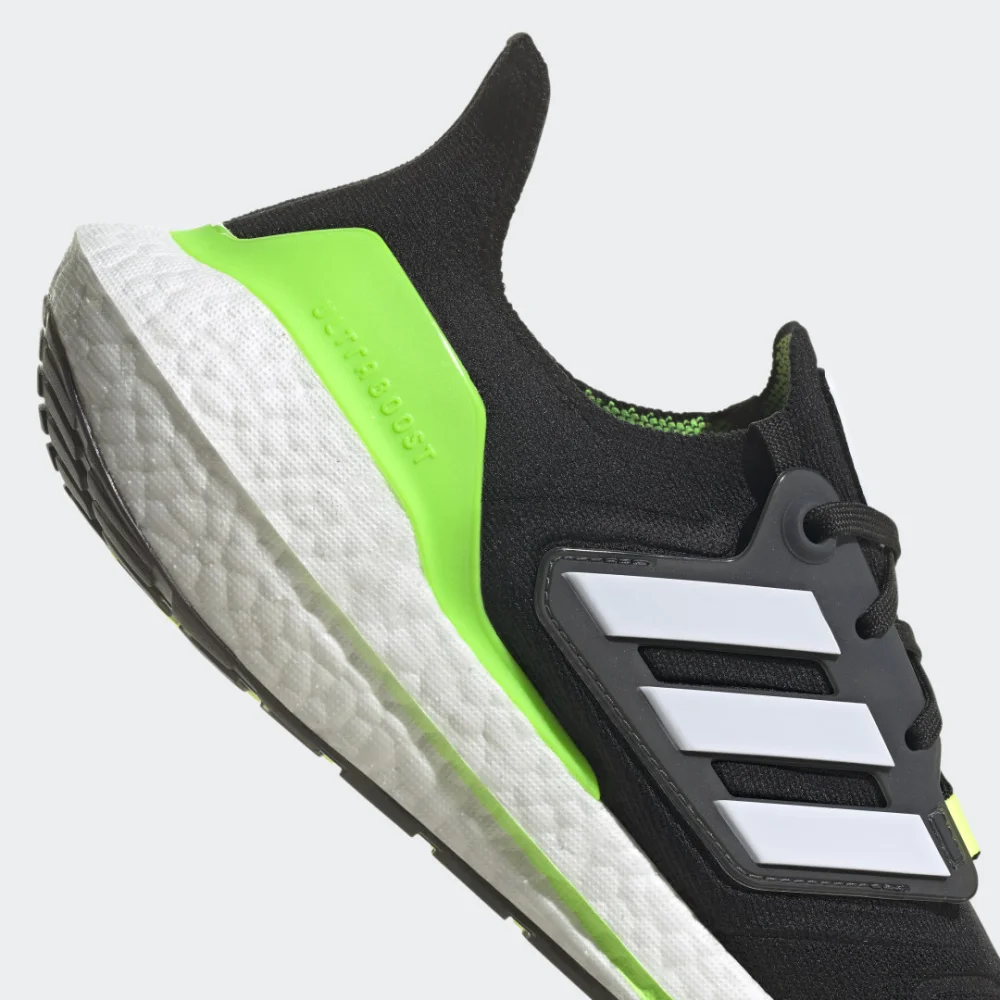 adidas Ultraboost 22 GX6640 / schwarz