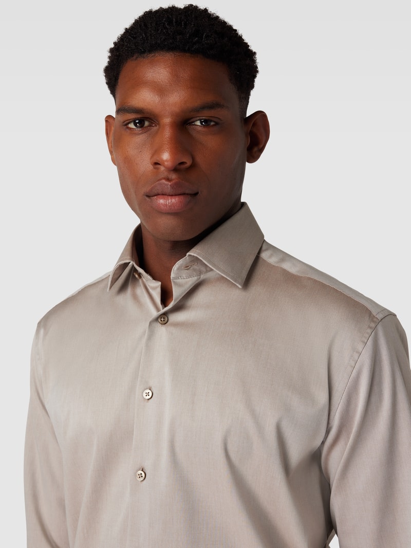 Modern Fit Premium Shirt mit Kentkragen in sand