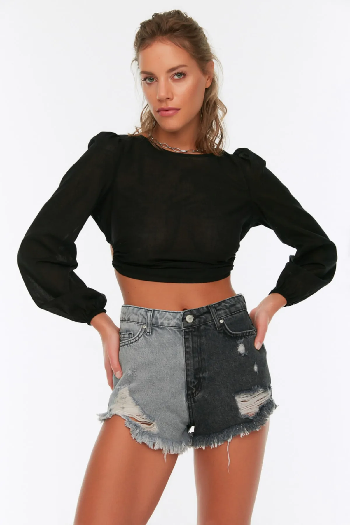 Trendyol Collection  Denim-Shorts und Bermuda im Farbblock-Design, 100 % Baumwolle, TBESS22SR0391