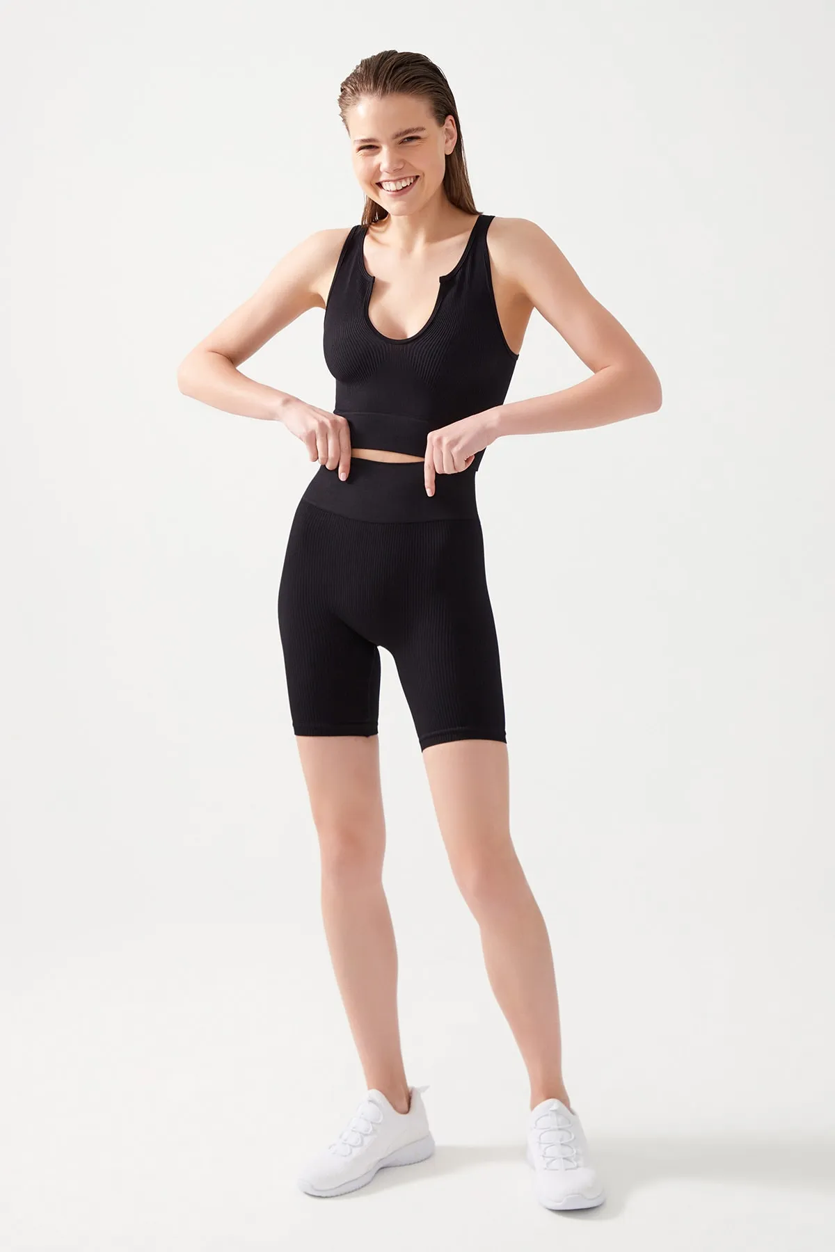LOS OJOS  Schwarzes geripptes Crop-Top mit Bustier-Ausschnitt für Damen