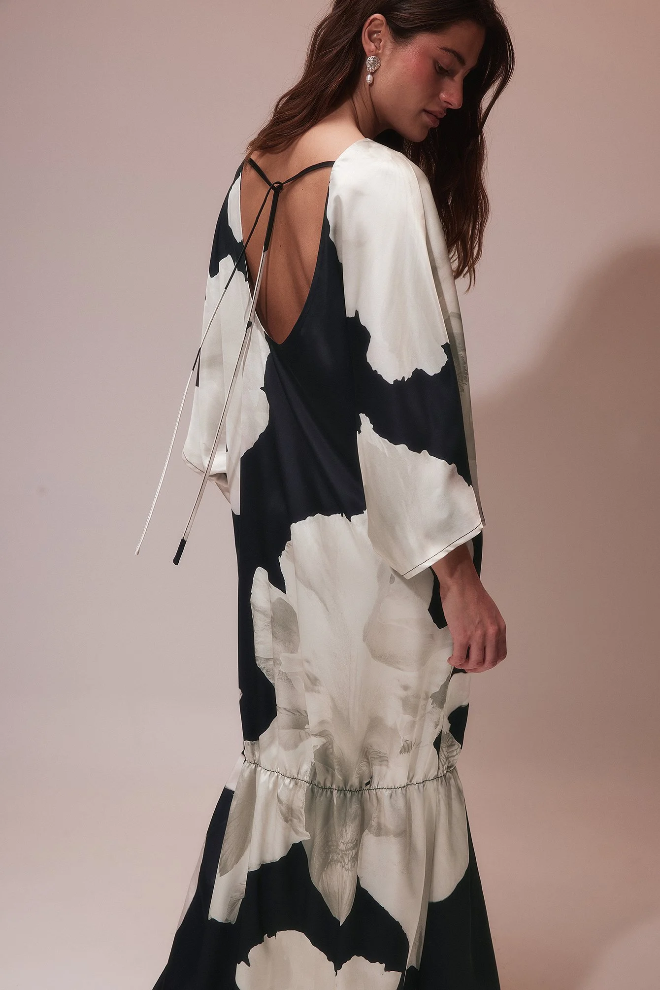 Bedrucktes Midikleid mit offenem Rücken
