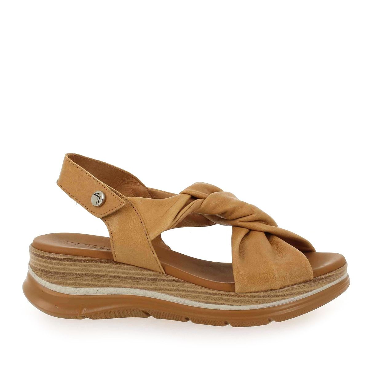 Paula Urban  24 335 - Camel