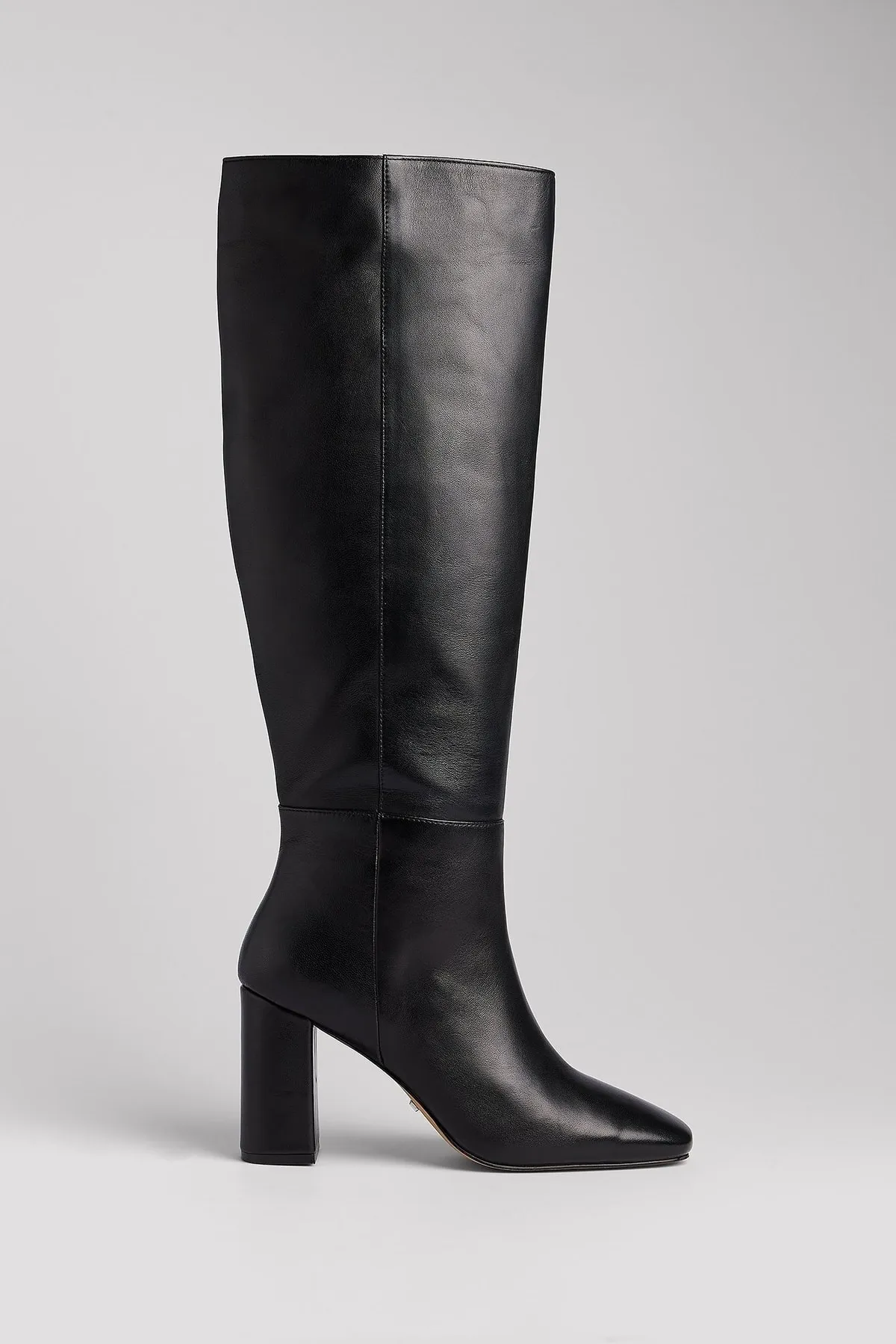 NA-KD  Kniehohe Stiefel aus Leder