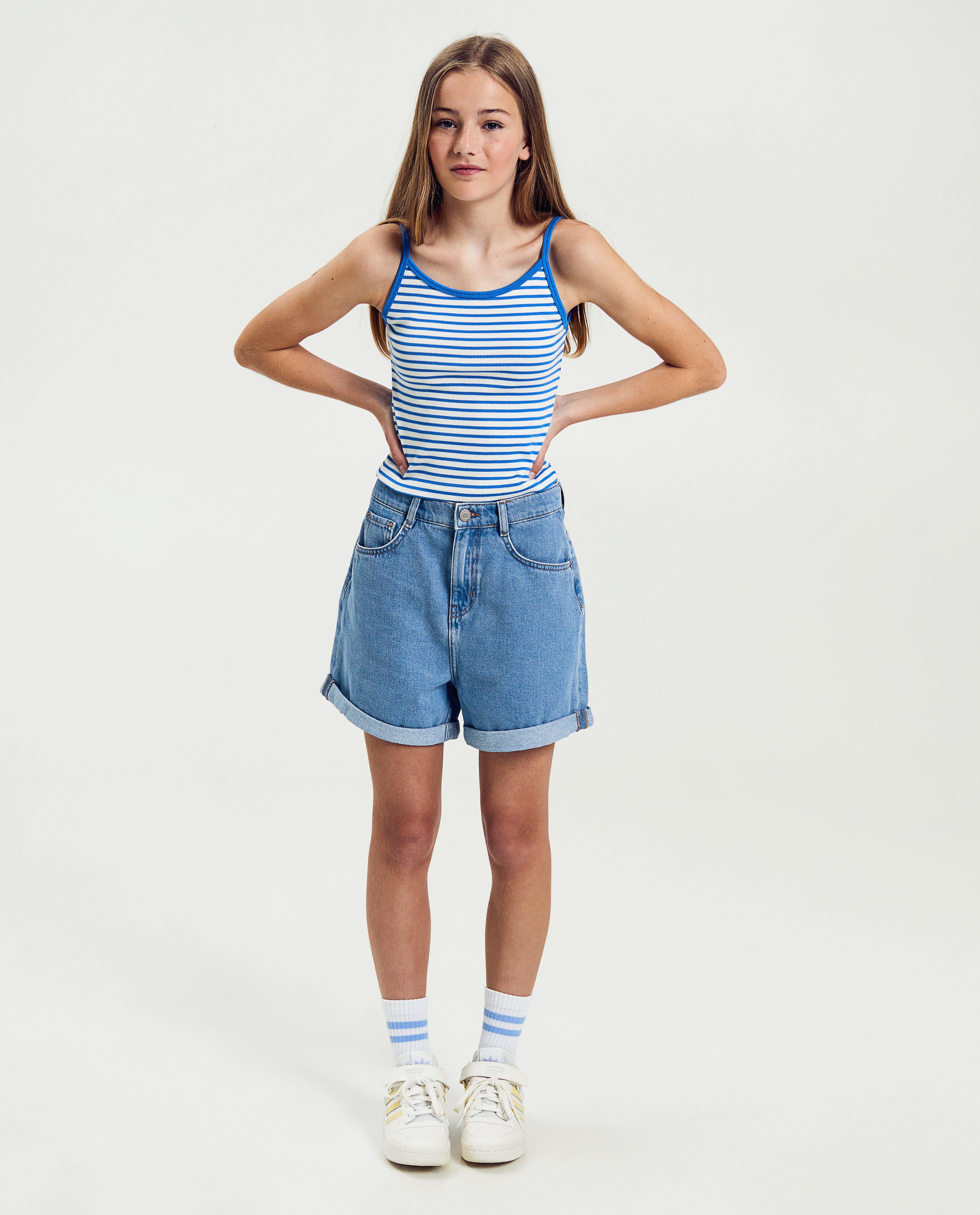 Groggy Top con finos canales azules