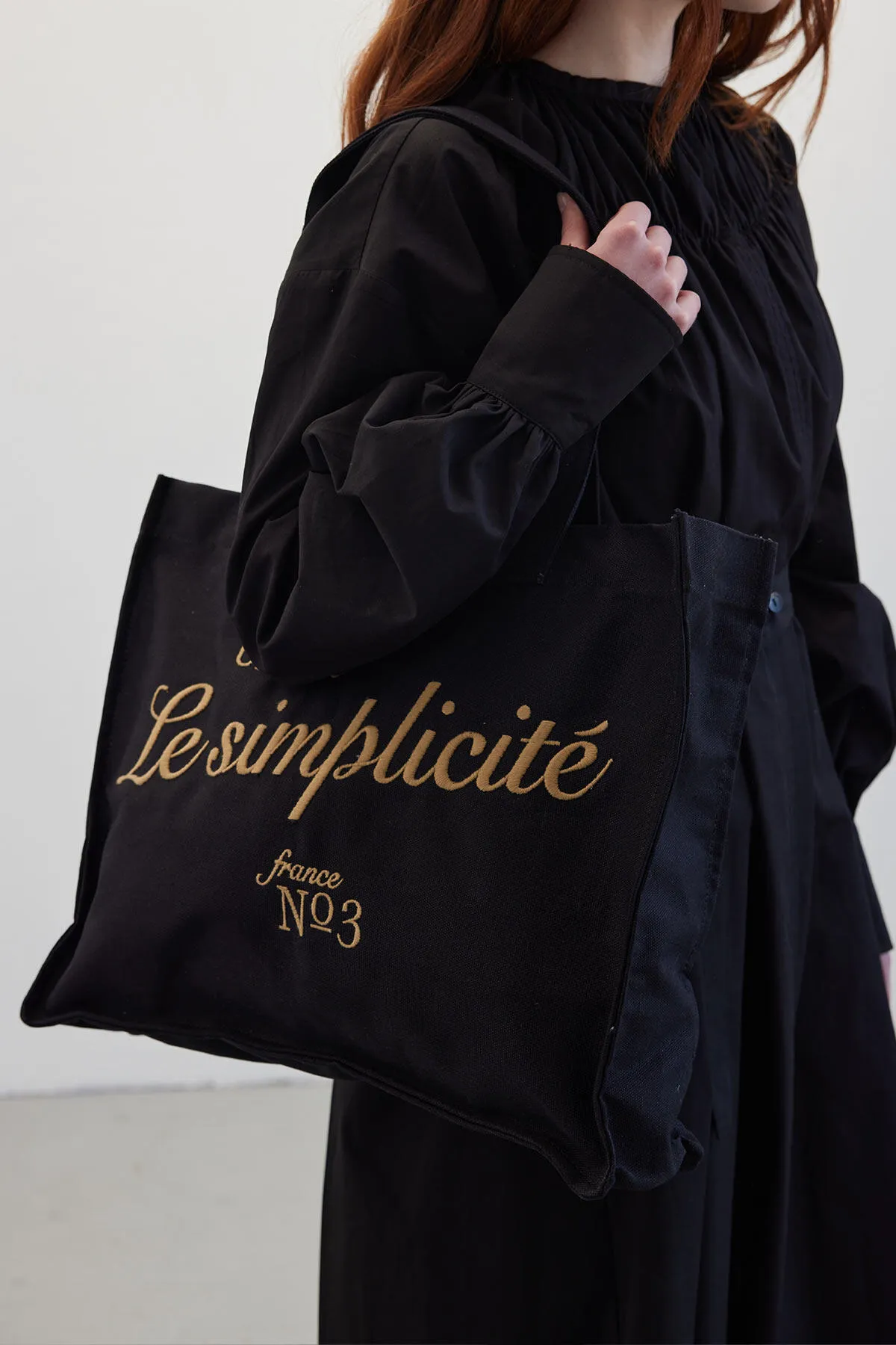 Manuka  Bestickte Shoper-Canvas-Tasche Schwarz
