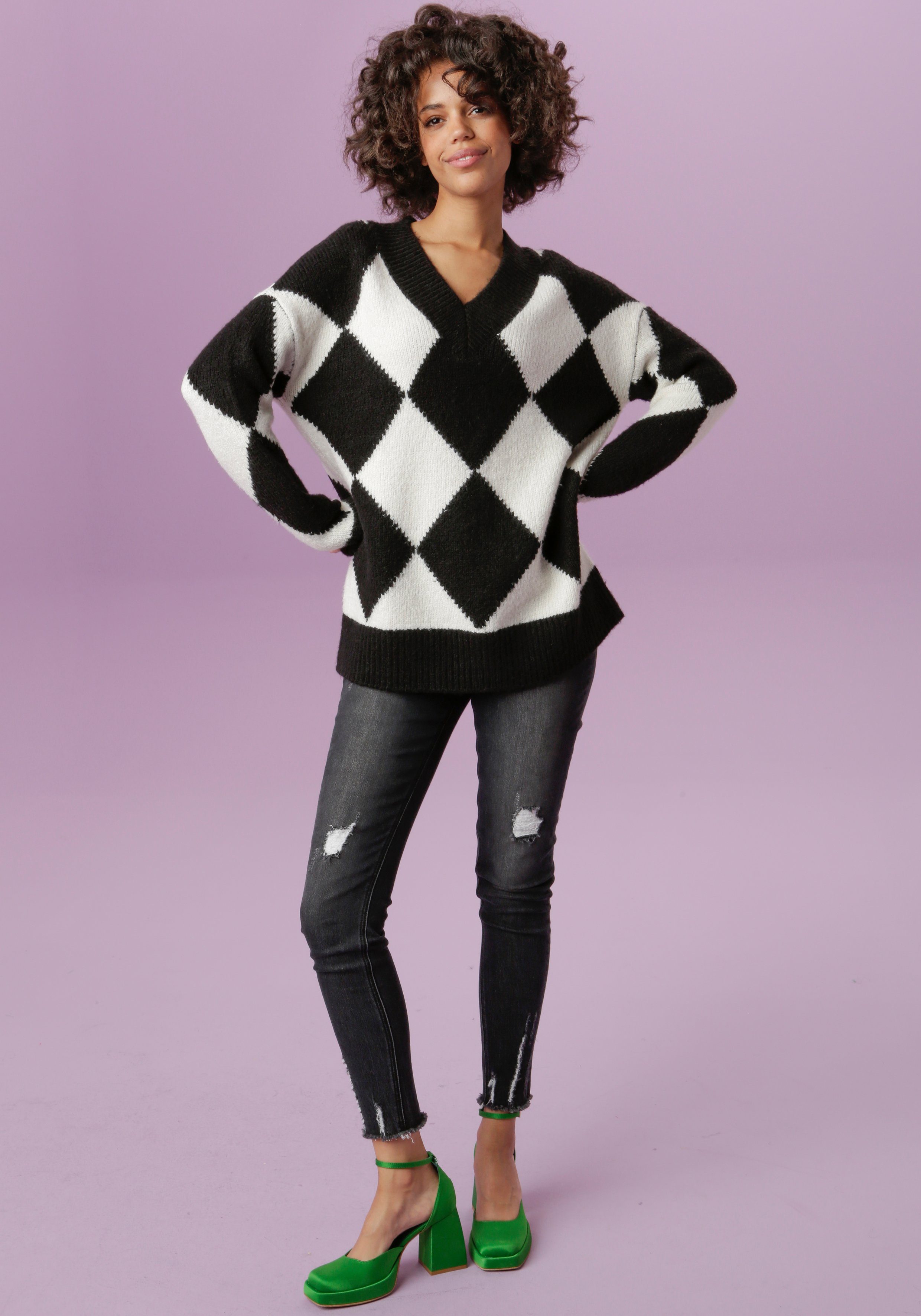 Aniston CASUAL Strickpullover im angesagtem Rauten-Dessin