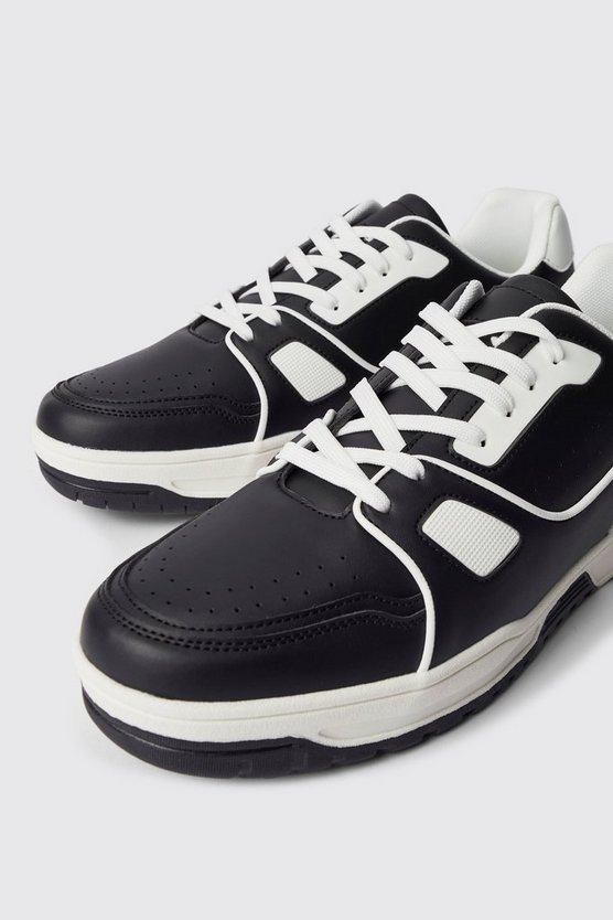 Klobige Sneaker mit Detail