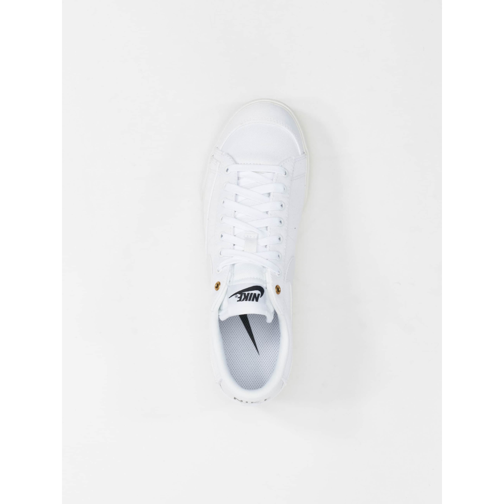 Nike Blazer Low Platform Cnvs DV7475-100 / weiss