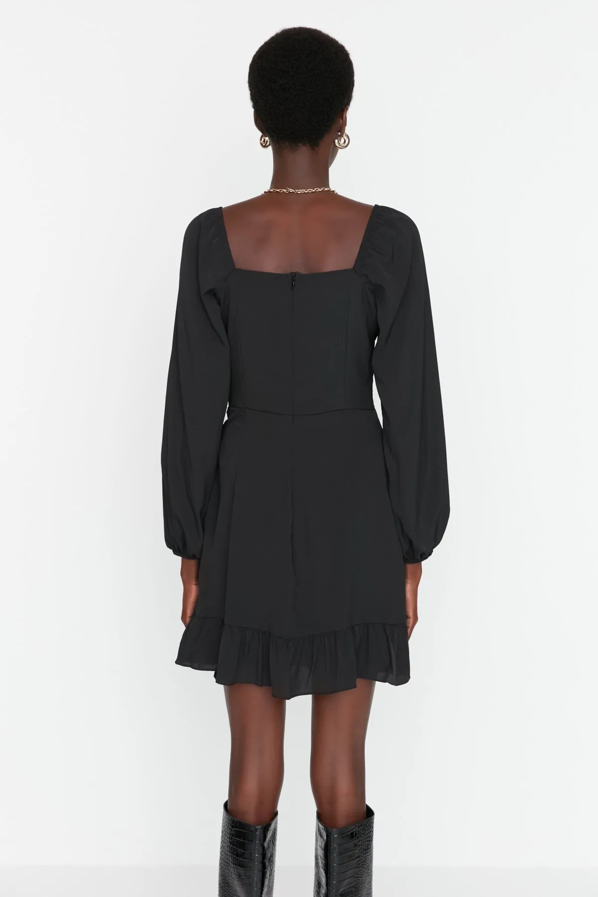 Trendyol Collection  Schwarzes Volant-Super-Mini-Webkleid TWOAW23EL00399