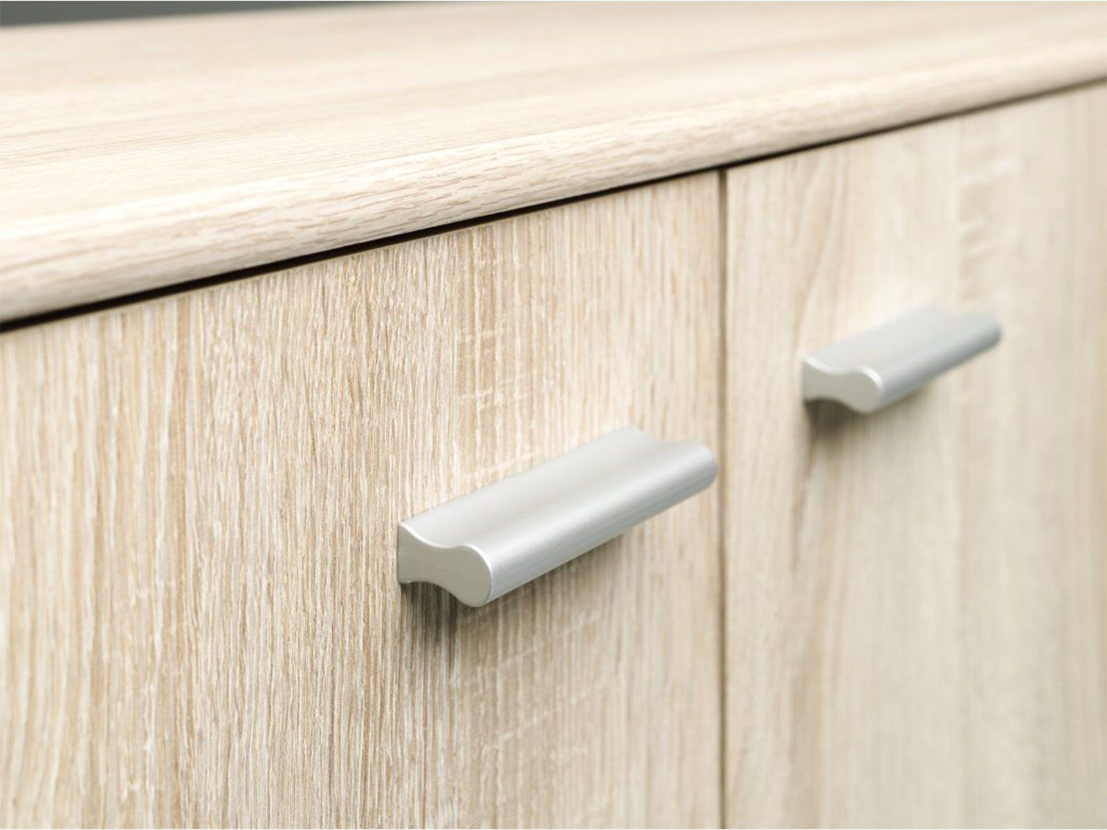 möbelando Sideboard Uwe, mit 3 Drehtüren, 2 Schubkästen und einen Fachboden. Breite 107 cm, Höhe 74 cm, Tiefe 34 cm