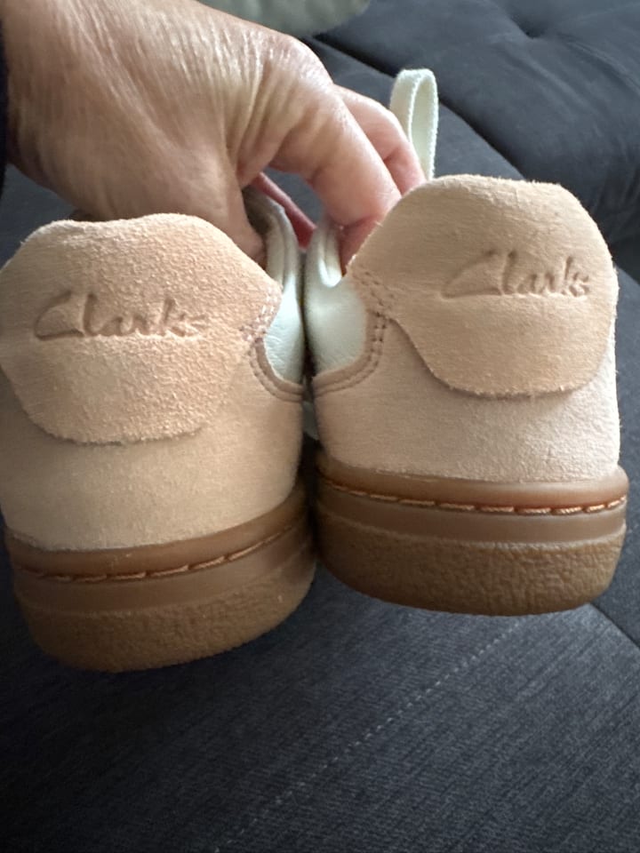 Clarks Leder-Sneakers in Creme/ Orange günstig kaufen 37,5