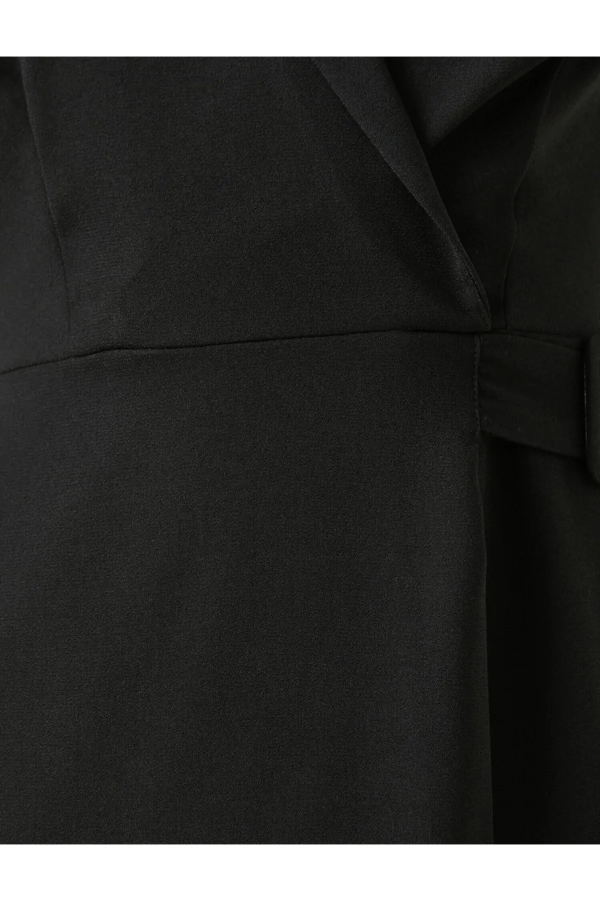 Koton  Damenkleid mit V-Ausschnitt und kurzen Ärmeln in Schwarz 2yak82952uw