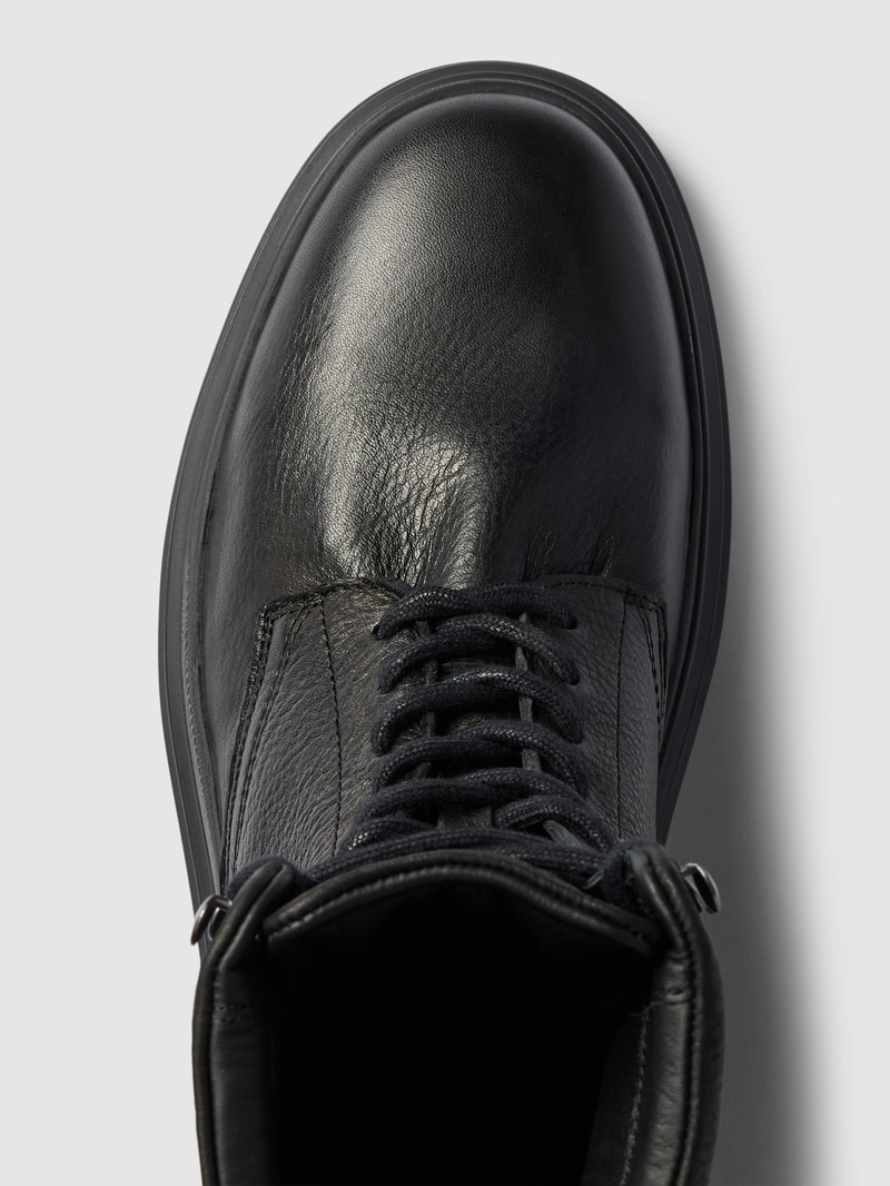 Schnürboots aus Leder mit Label-Detail in schwarz