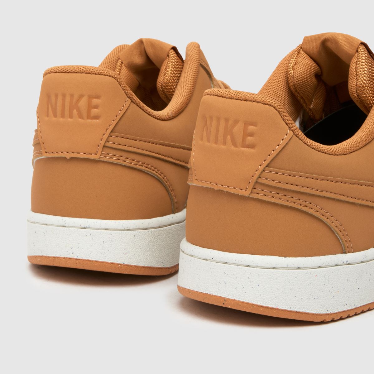 Tenisky Nike Court Vision v hnědé barvě