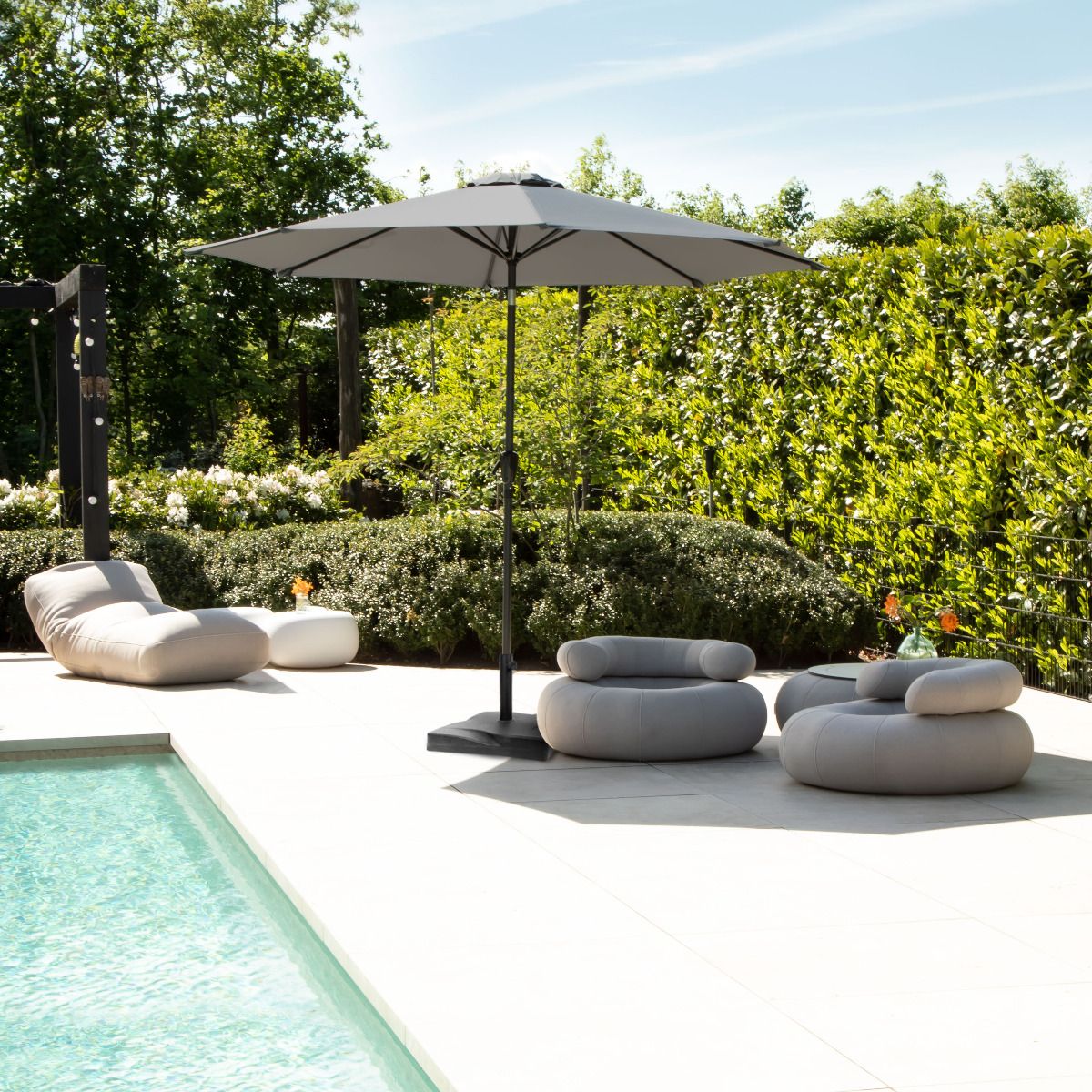 VONROC Premium Recanati Ø300 cm Sonnenschirm mit Fuß