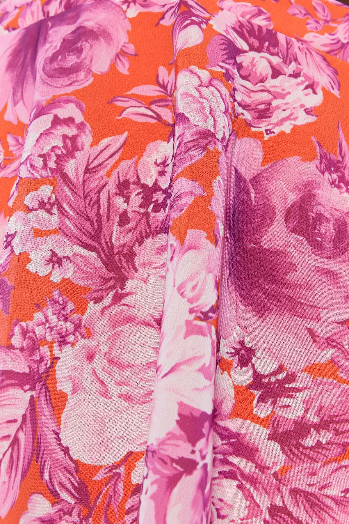 Trendyol Collection  Mehrfarbiges, ausgekleidetes Fenster/Ausschnitt, detailliertes Blumenmuster, elegantes Abendkleid TPRSS23EL00087