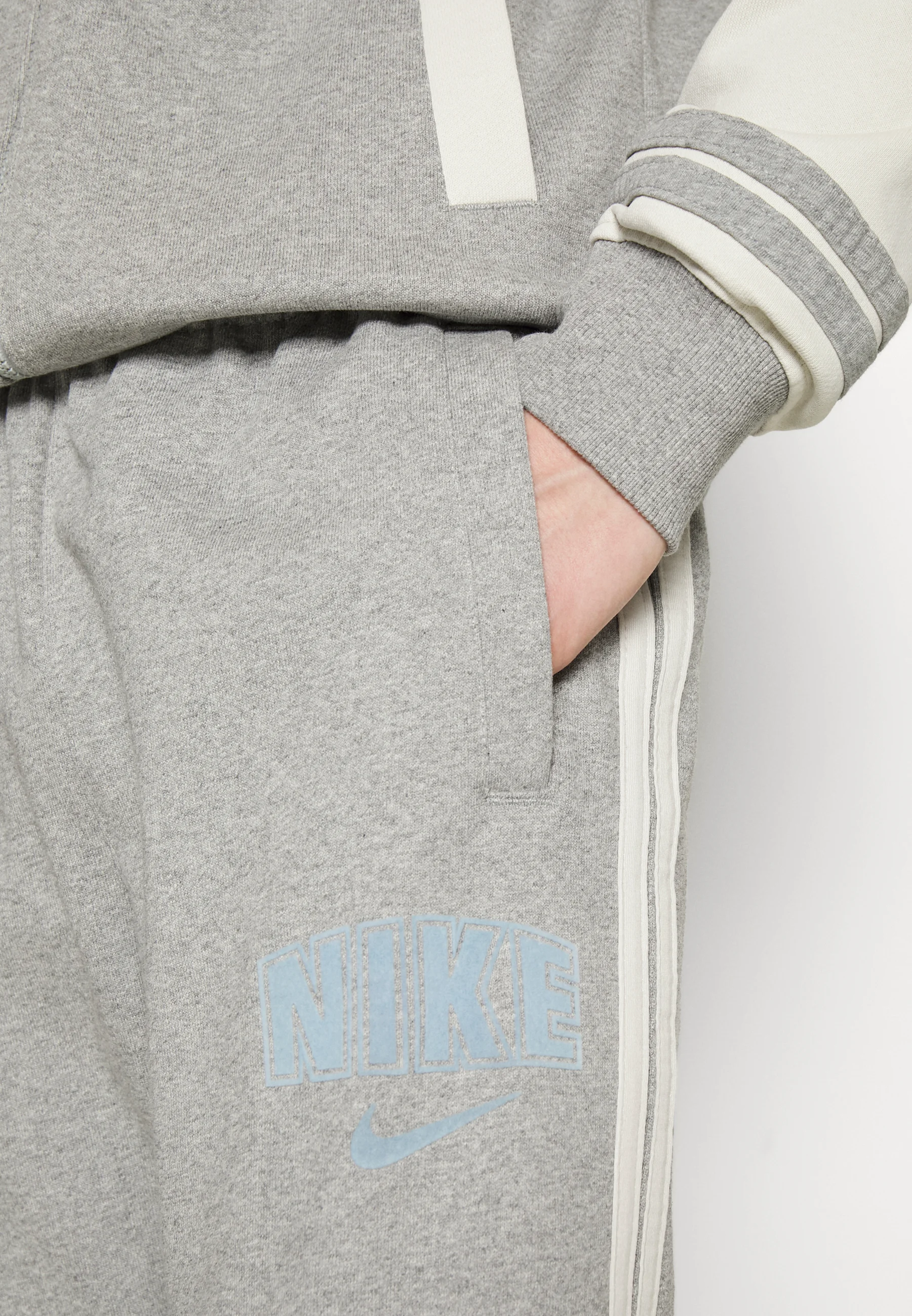 Nike Sportswear RETRO PANT - Pantalones deportivos