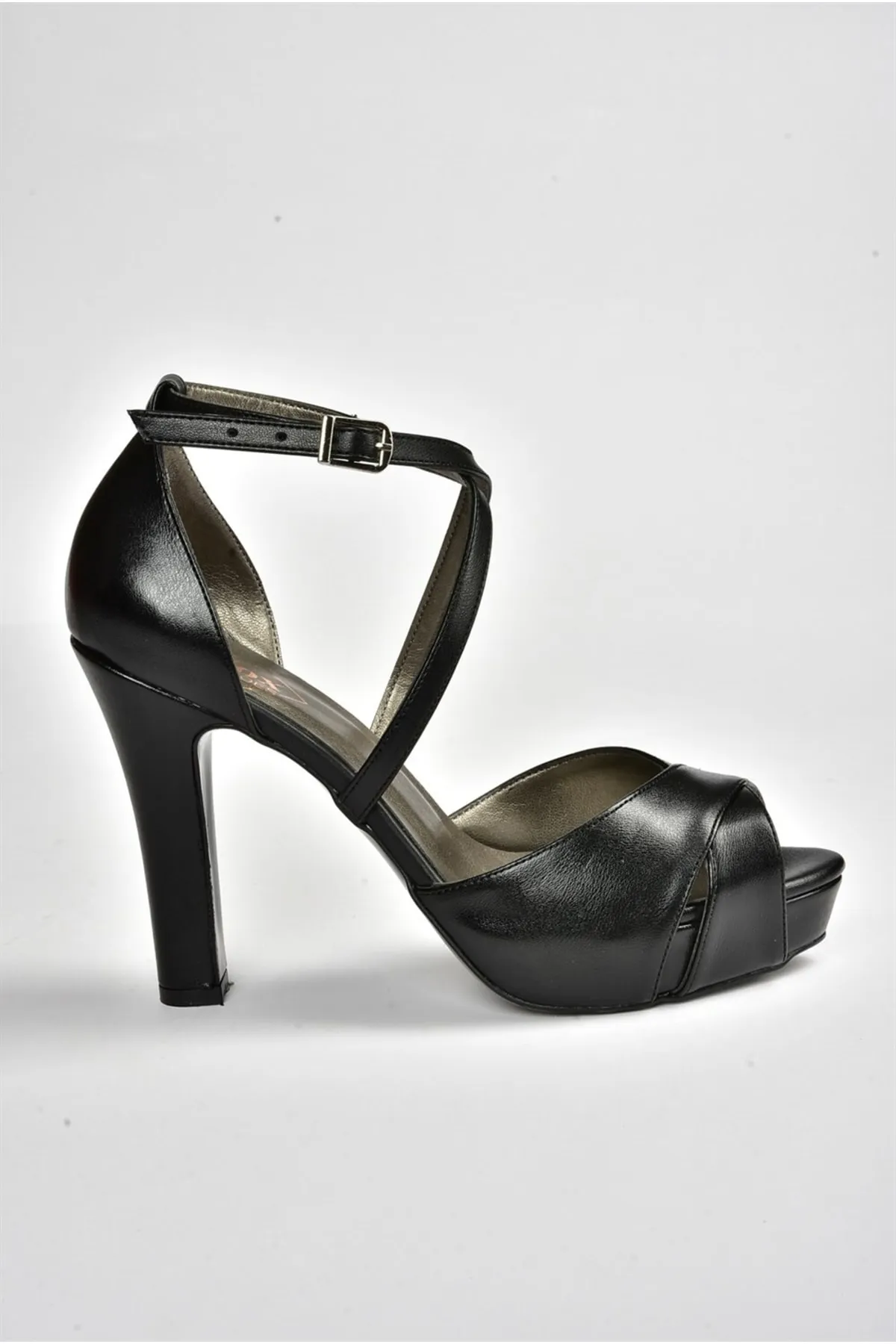 Fox Shoes  Schwarze Plateau-Damen-Abendschuhe mit dicken Absätzen M348010209